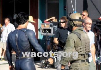 Henry Cavill - Superman: Man of steel - Movie Set Picture 4