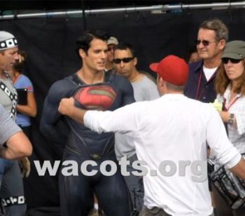 Henry Cavill - Superman: Man of steel - Movie Set Picture 5