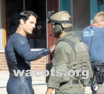 Henry Cavill - Superman: Man of steel - Movie Set Picture 7