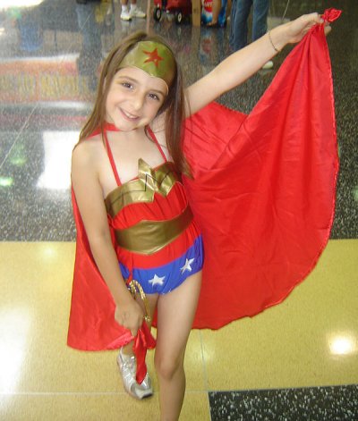 Pequenia Wonder Girl