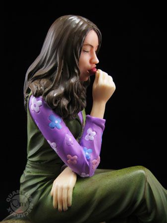 Serenity - Kaylee Frye - Statue Side Serenity - Kaylee Frye - Statue Side
